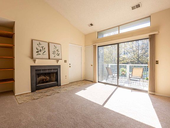 5th image of 11703 Summerchase Cir APT B