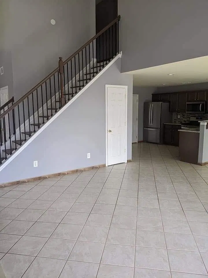 3 bed, 2.5 bath, 1710 sqft, $2,300 — Photo 2
