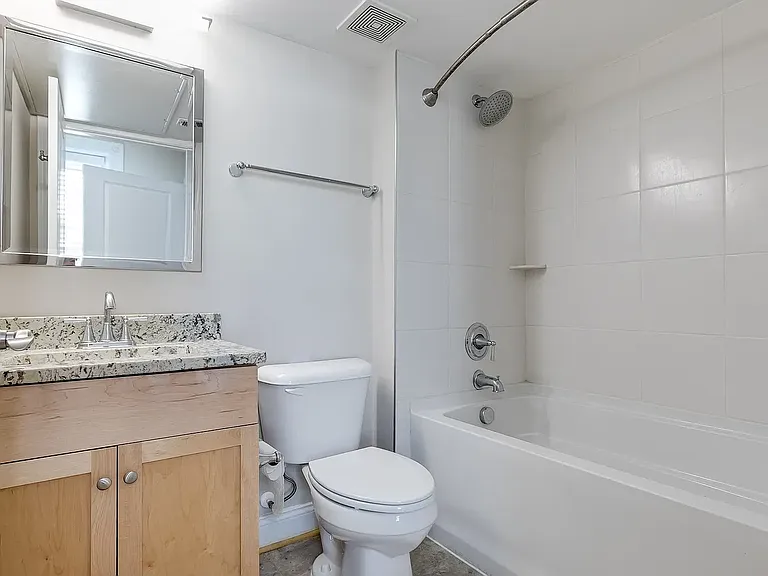 1710 E Franklin St — Photo 9