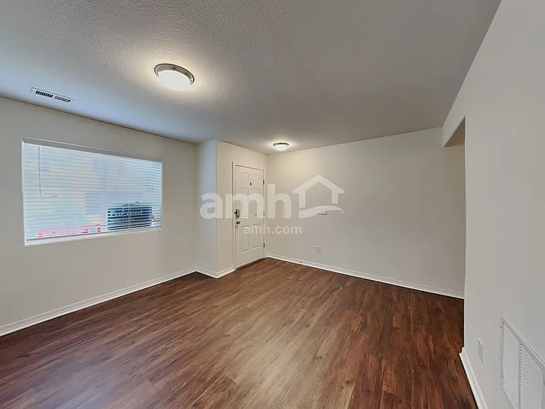 5778 Badenoch Ter — Photo 4