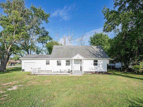 2nd image of 33 Southdowns Dr