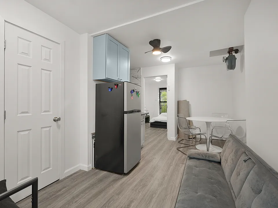 124 Mott St #3