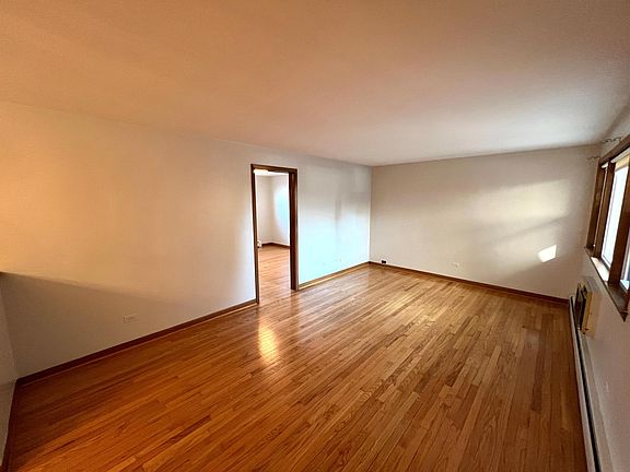 3rd image of 6245 N Northwest Hwy #104
