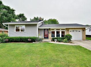729 S Lodge Ln, Lombard, IL 60148