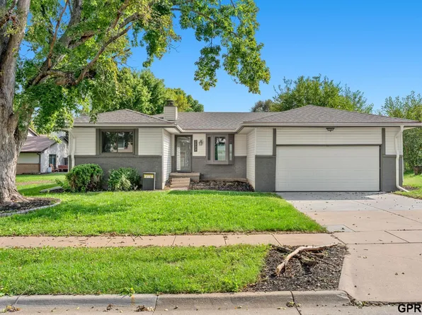 2827 Jane Ln, Lincoln, NE 68516