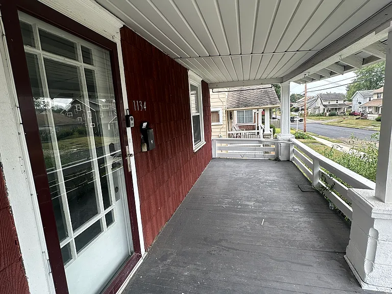 1134 Wertz Ave SW — Photo 2