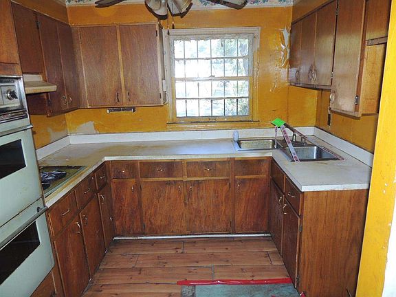 4th image of 3191 Torres Ave