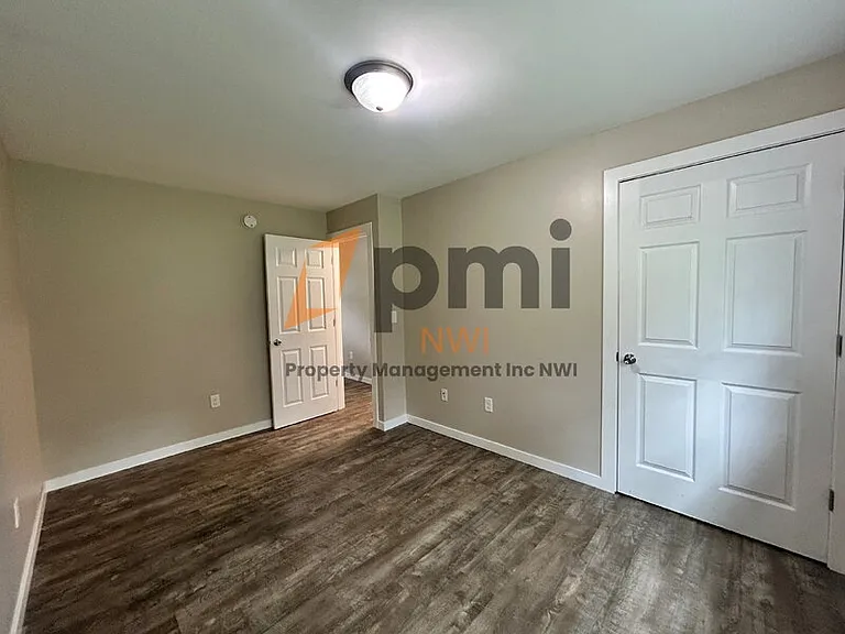 2908 Oakdale Ave — Photo 9