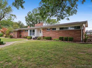 819 SE 10th St, Pryor, OK 74361