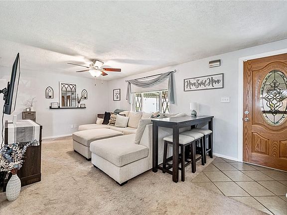 4th image of 218 Valleyvale Dr
