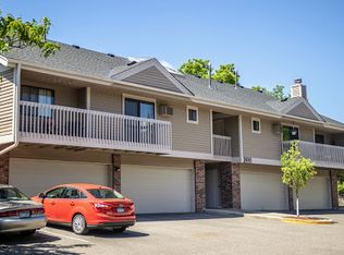 1811 Trailway Dr APT 8, Eagan, MN 55122