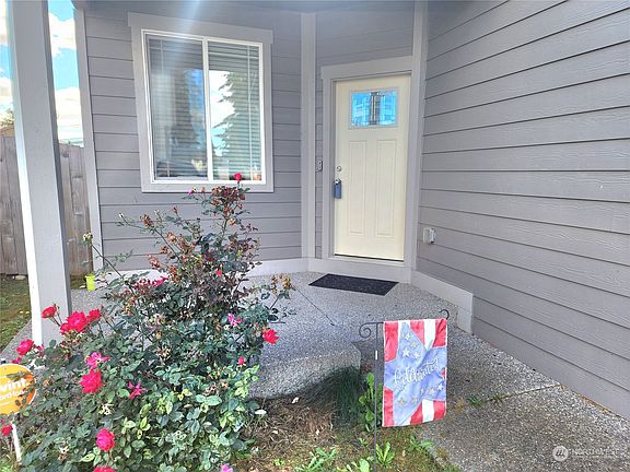3rd image of 15431 Coles Court SE