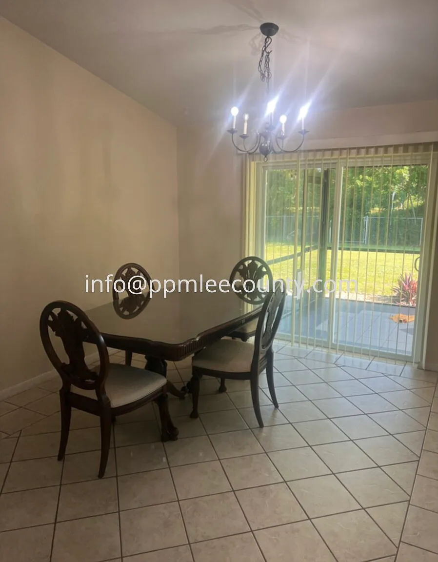 3 bed, 2.0 bath, 1236 sqft, $1,900 — Photo 3