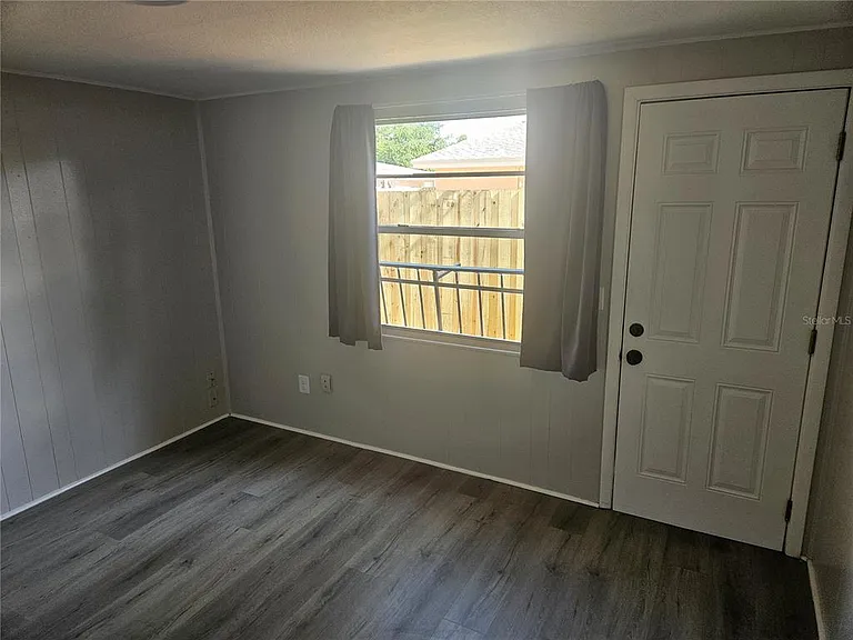 612 Dogwood Ct — Photo 3