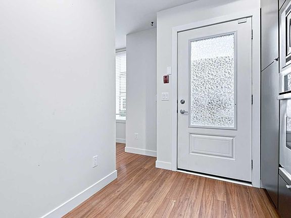 5th image of 2660 22nd St Unit 5129