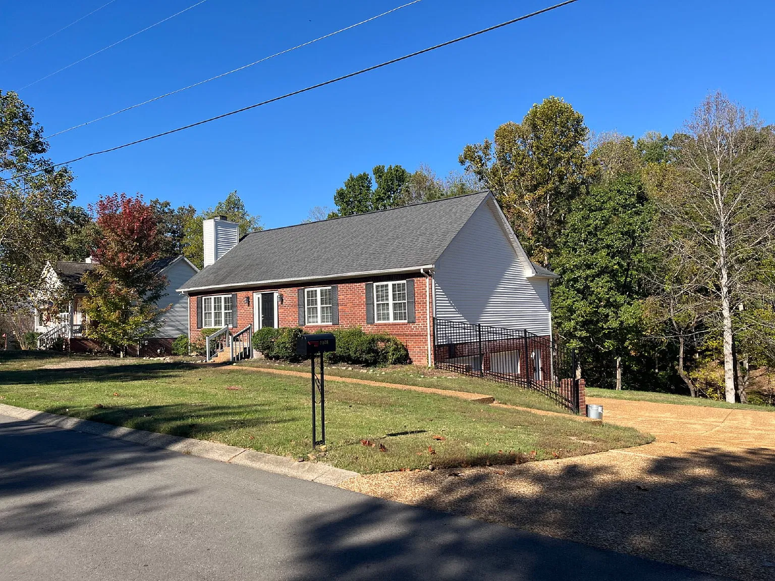 3 bed, 2.0 bath, 2256 sqft, $2,350 — Photo 1