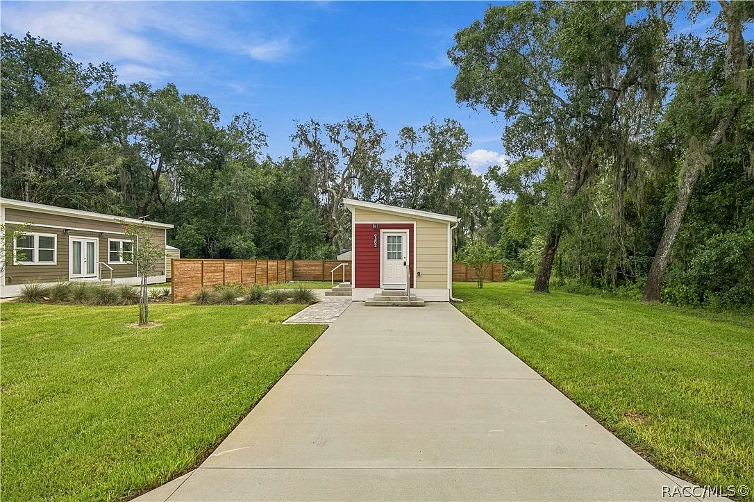 1 bed, 1.0 bath, 456 sqft, $1,350 — Photo 1