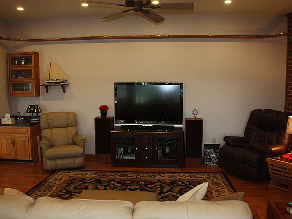 3rd image of 85 Brooks Cove Dr