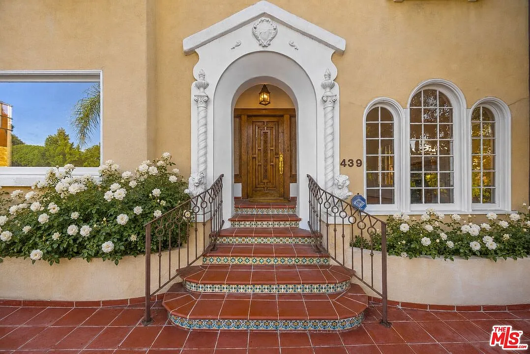 6 bed, 5.0 bath, 4238 sqft, $19,000 — Photo 4