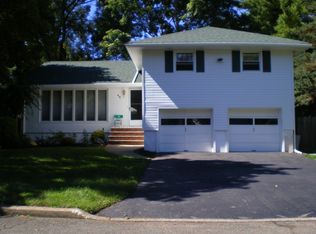 49 Evergreen Pl, Tenafly, NJ 07670