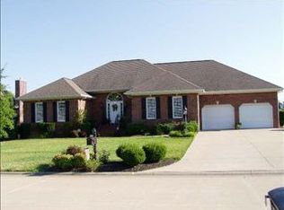 6436 Gardenview Dr, Paducah, KY 42001