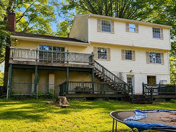 4th image of 48 Lake Dr