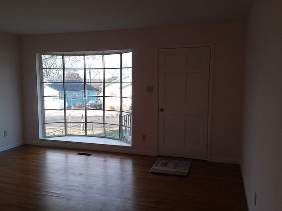 Bay-window off living room