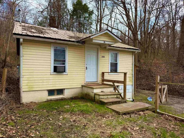 245 Smithtown Rd, Morgantown, WV 26508