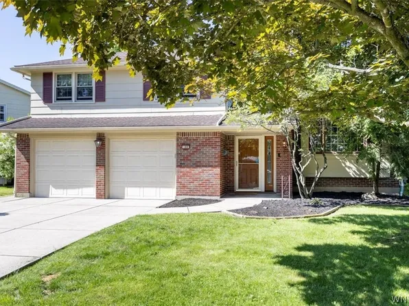 180 Parkledge Dr, Amherst, NY 14226