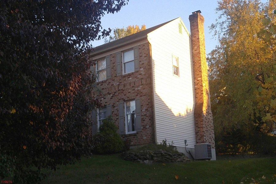 2nd image of 578 Coventry Ct