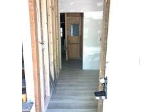 3rd image of 48 Seminary Ave