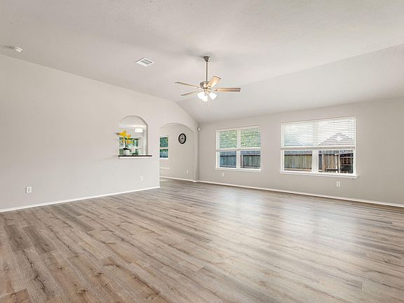 3rd image of 7243 Glacier Creek Lane