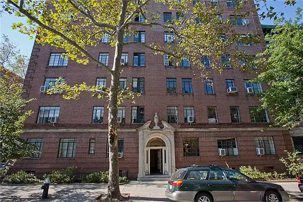 Sold by Avenue Sotheby's International Realty | media 17