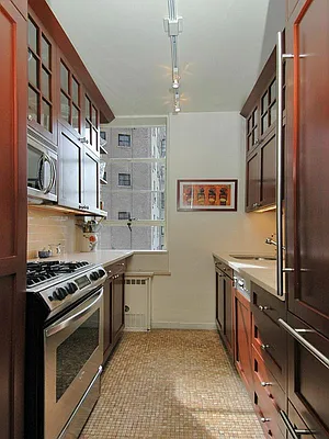 Sold by Sotheby's International Realty | media 11