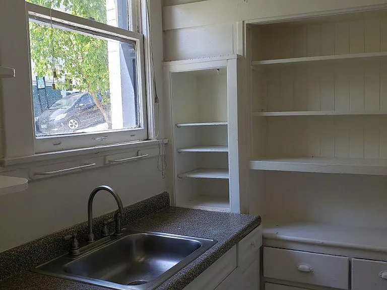 1302 Taylor St #3 — Photo 3