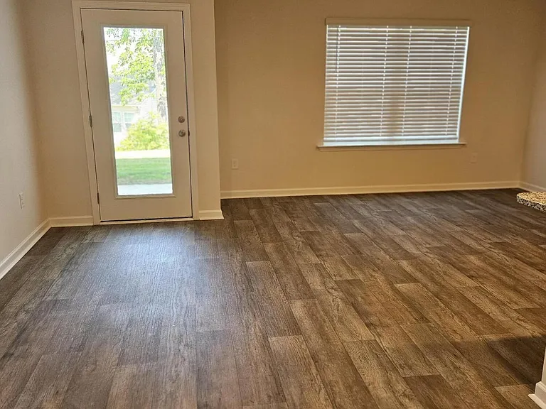 2107 Gracie Ln — Photo 8