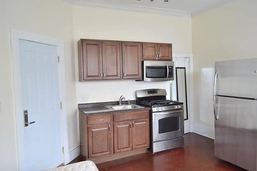 Studio, 1015 sqft, $1,125 — Photo 3