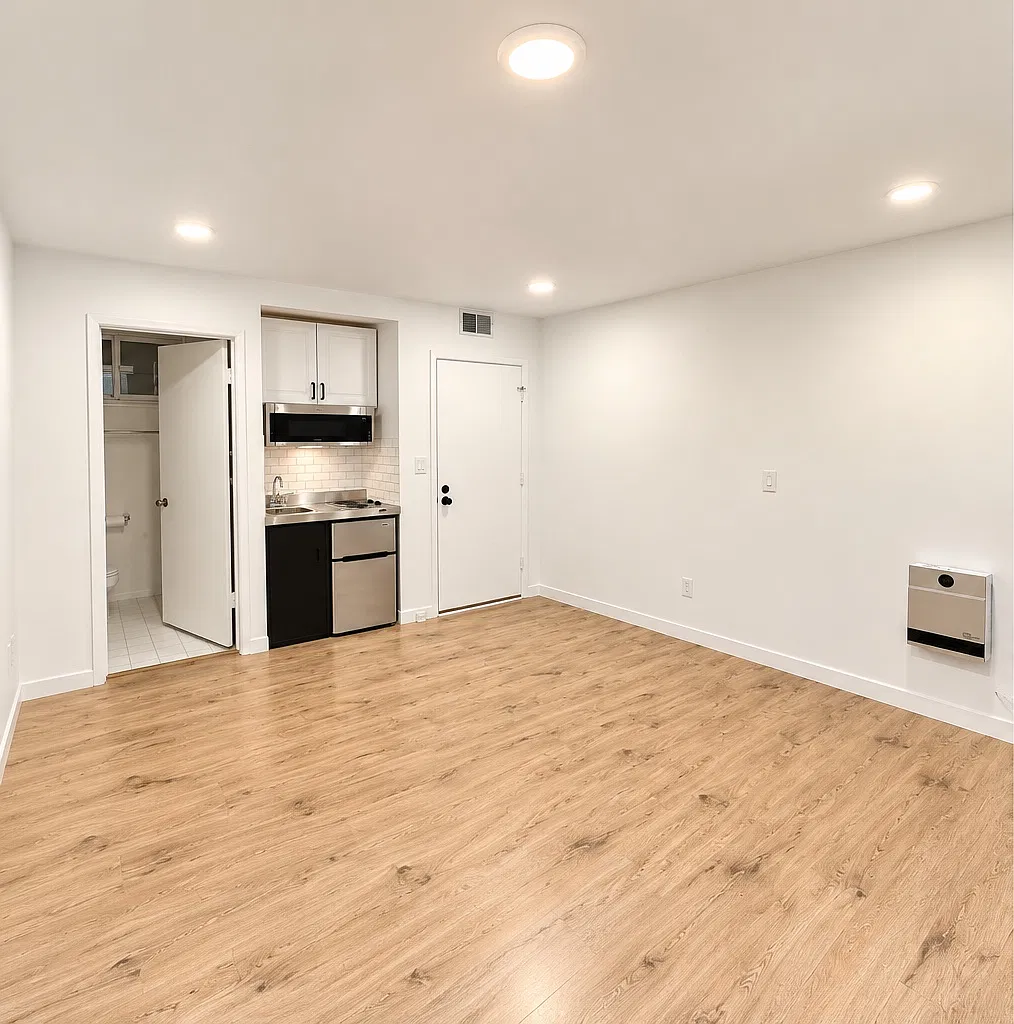 Cambria Ave, Ventura — Photo 2