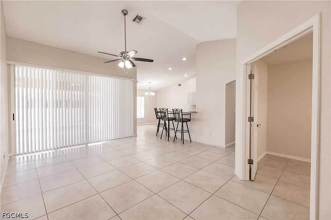 3 bed, 2.0 bath, 1624 sqft, $2,600 — Photo 4