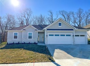 1907 Creek View Ln, Raymore, MO 64083