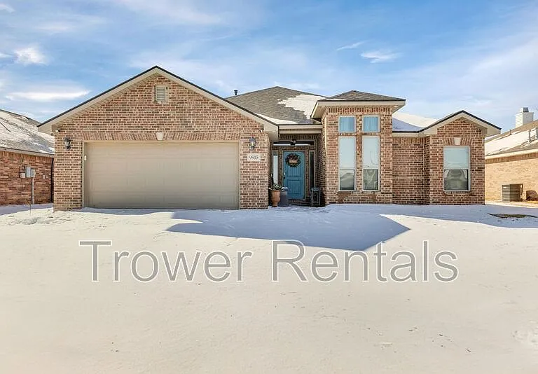 9915 Rainbow Dr — Photo 4