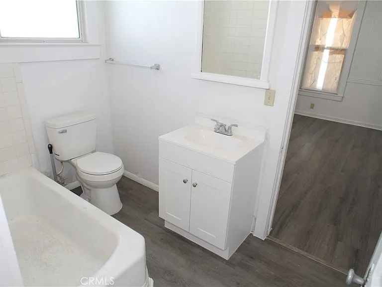 412 D St — Photo 8