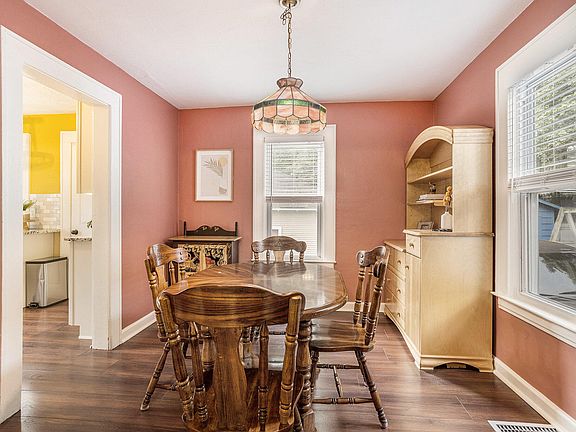 4th image of 1522 Hays Park Ave