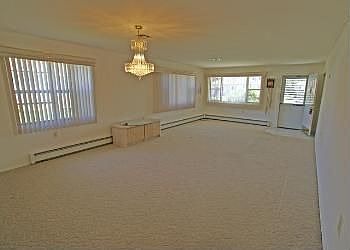 4th image of 34 Woodstock Dr