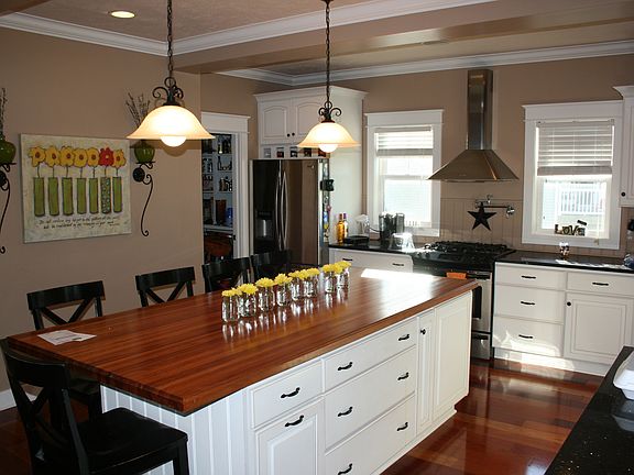 5th image of 4368 Oak Meadow Dr