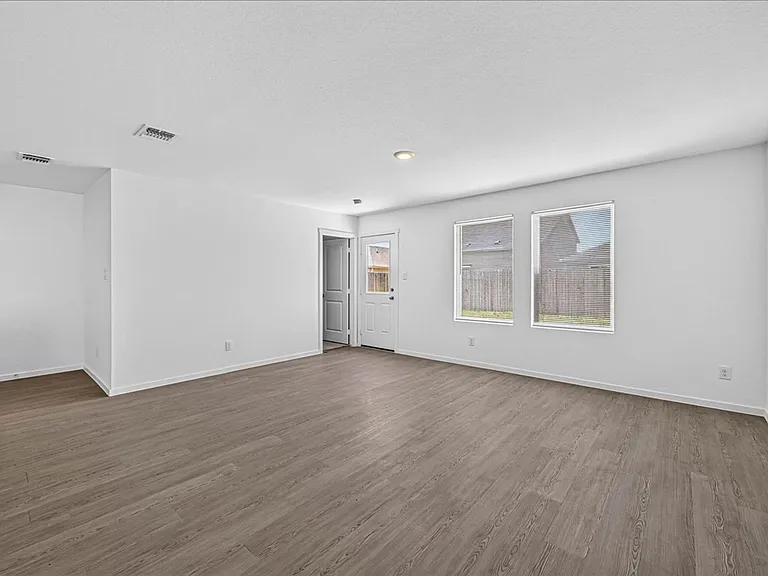 1314 Lady Yoli St — Photo 7