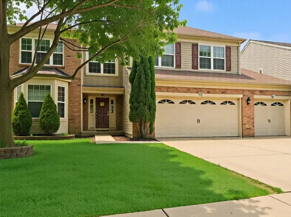308 Emerald Dr, Streamwood, IL 60107