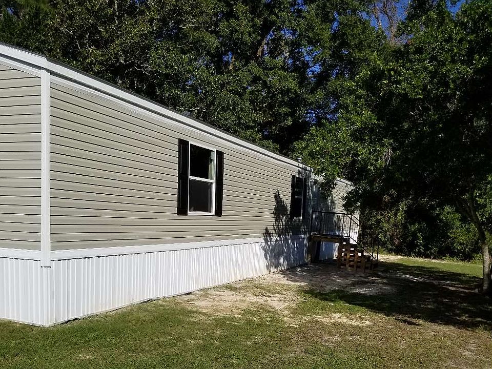 2nd image of 134 NW Helen Dr