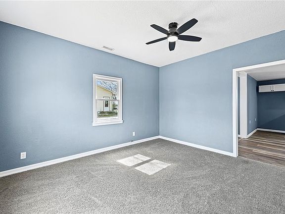 5th image of 302 Wells St