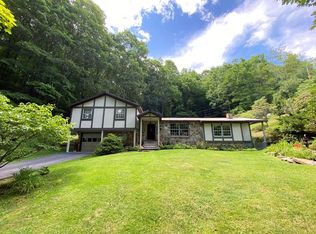 2320 Sandlick Rd, Bluefield, WV 24701